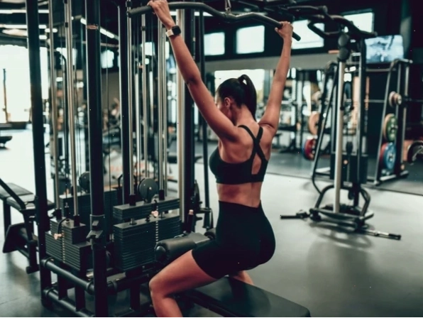 Máy tập xô Lat Pulldown Machine