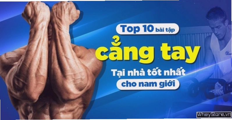Một người đàn ông thực hiện bài tập đi bộ với tạ (Farmer’s Walks)