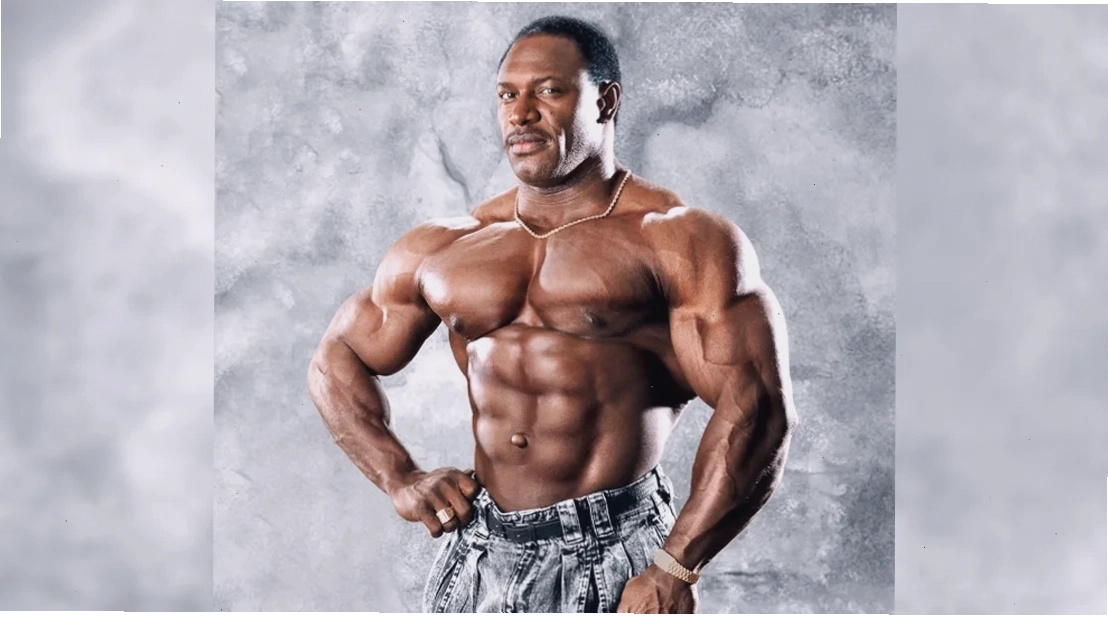 Nam giới với physique body săn chắc, cơ bắp phát triển đồng đều
