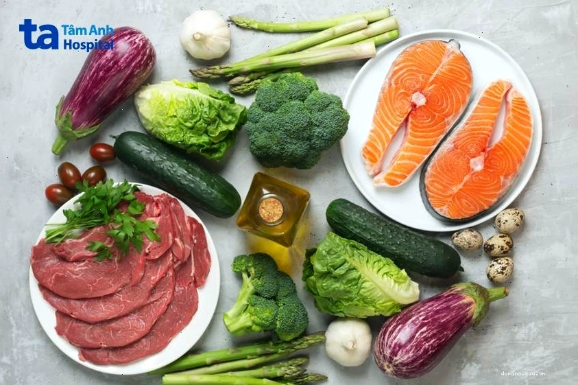 Nên uống nước trước bữa ăn để kiểm soát cơn đói