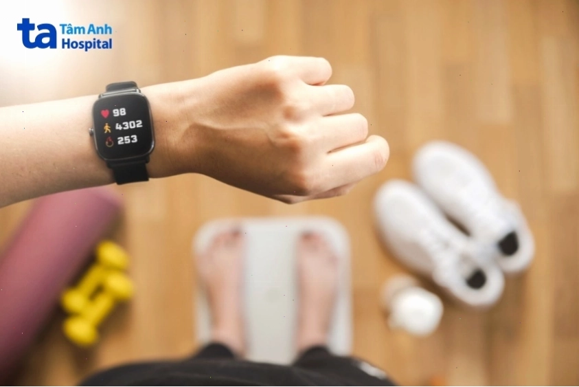 Người đang tập luyện thể dục để giảm cân