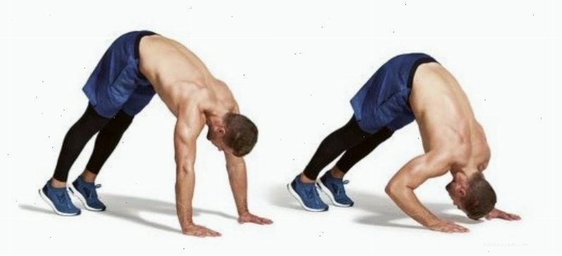 Người đang thực hiện bài tập Push Up tại nhà