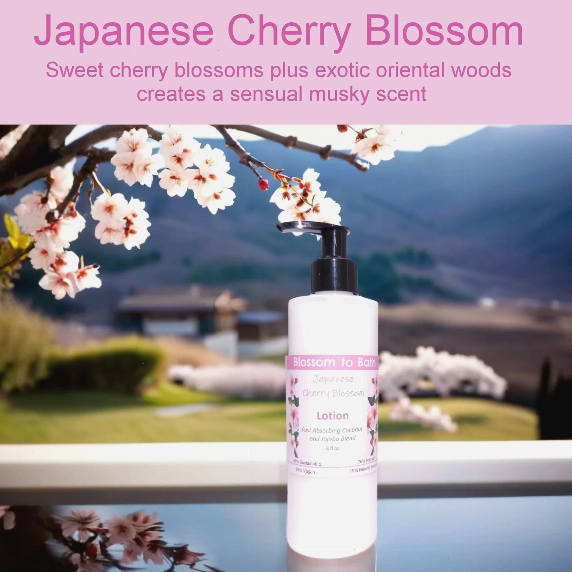 Người dùng đang thoa kem dưỡng thể Japanese Cherry Blossom body lotion lên tay