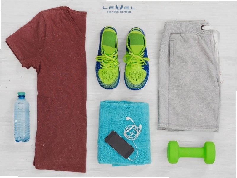Người phụ nữ mặc đồ tập gym thoải mái, năng động