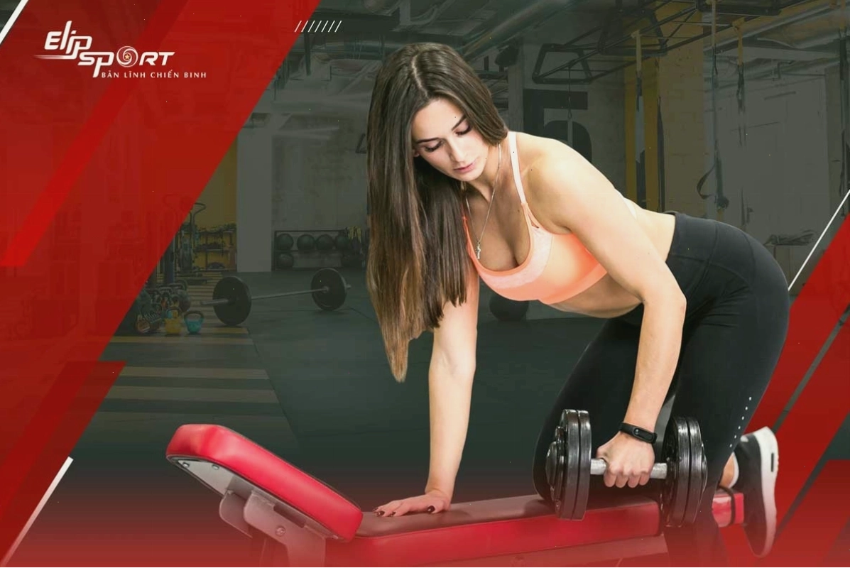 Người phụ nữ tự tin khoe vóc dáng sau khi tập gym