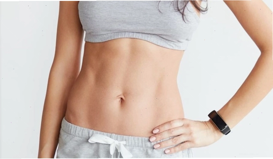 Người tập bài gập bụng tại nhà