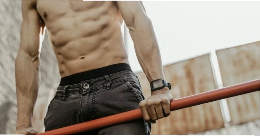 Người tập Calisthenics đang thực hiện động tác