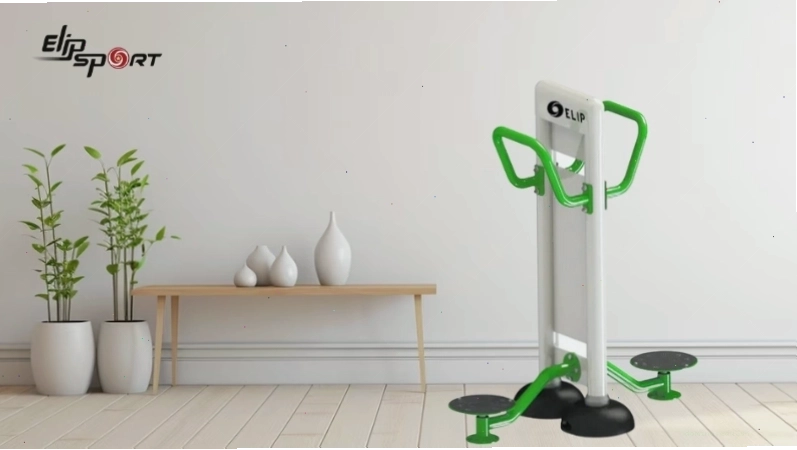 Người tập luyện với máy tập xoay eo để giảm mỡ bụng