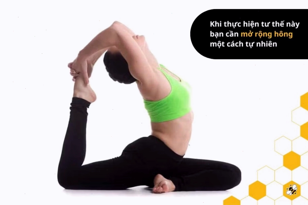 Người tập nên tiến vào tư thế bồ câu từng bước và không ép hông