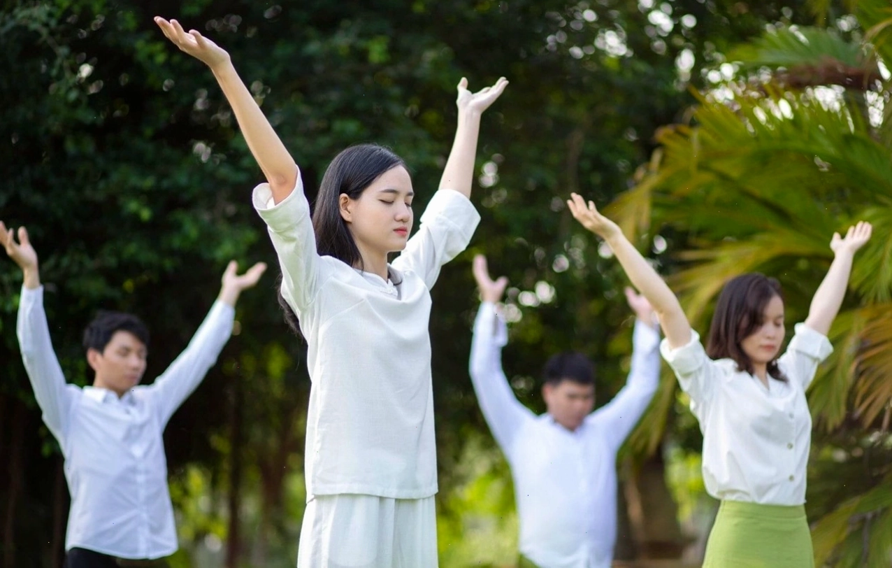 Người tập Pháp Luân Công tại công viên