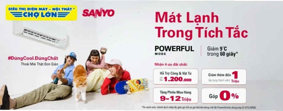 Người tập thể dục trong phòng có quạt đang hoạt động