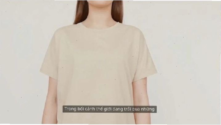 Người tập thực hiện bài tập săn chắc cơ mông và đùi cho vóc dáng hoàn hảo