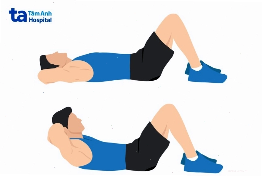 Người tập thực hiện động tác gập bụng chéo