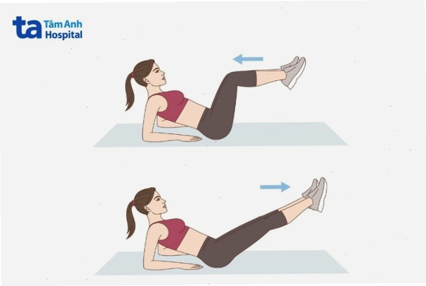 Người tập thực hiện động tác gập duỗi chân