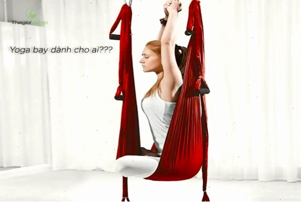 Người tập yoga dây với động tác ngả người ra sau thư giãn