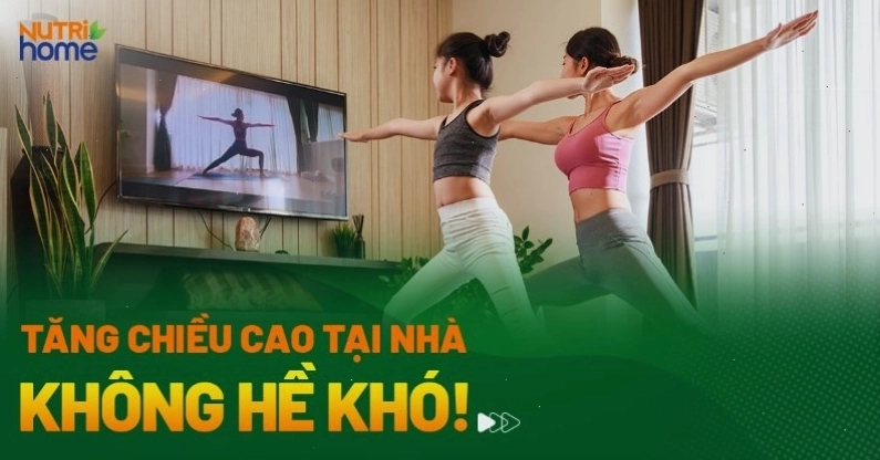 Người tập yoga thực hiện tư thế rắn hổ mang