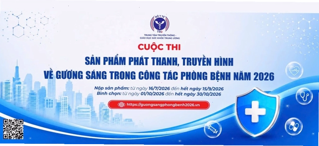 Người thực hiện động tác burpee, một dạng bài tập HIIT đốt nhiều calo