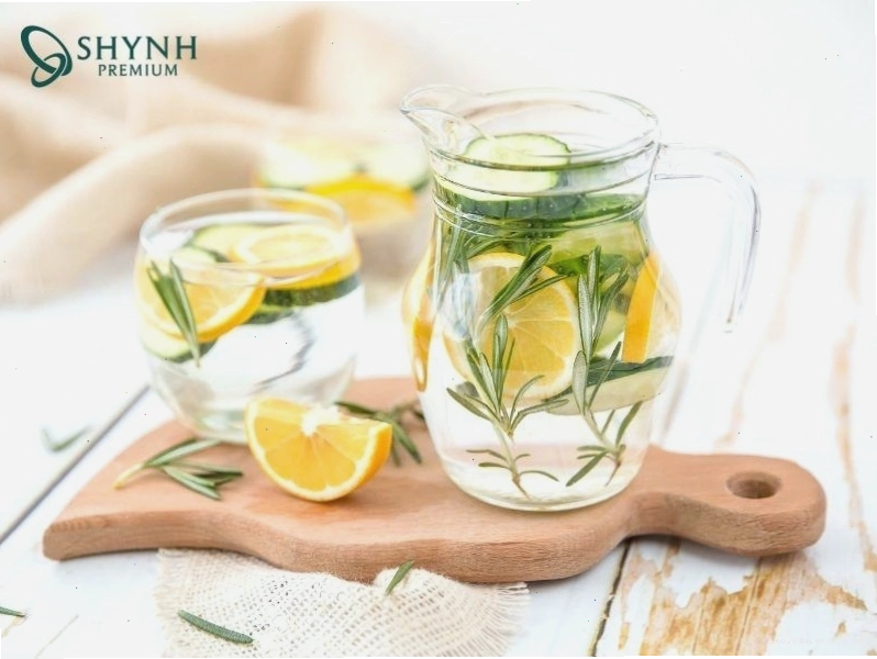 Nước detox từ dưa leo và chanh là lựa chọn lý tưởng để thanh lọc cơ thể
