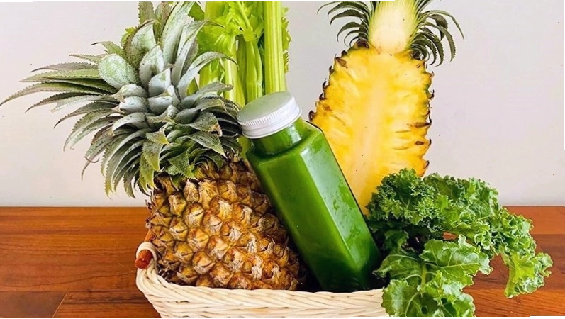 Nước ép cần tây và dứa rất thơm ngon và bổ dưỡng