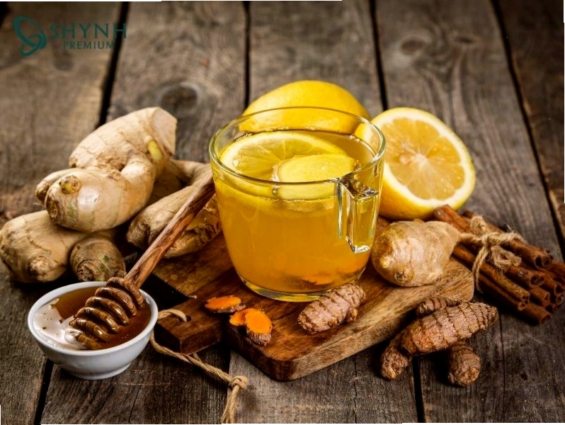 Nước ép detox cam, gừng, nghệ là một trong những công thức detox giảm cân 7 ngày hiệu quả
