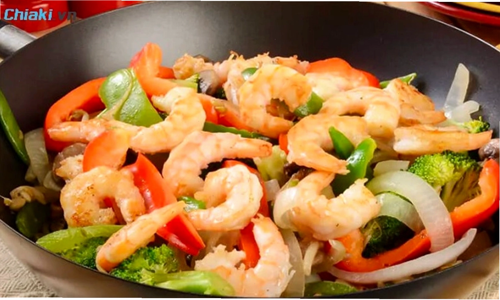 Ổn định dinh dưỡng với tôm xào rau củ