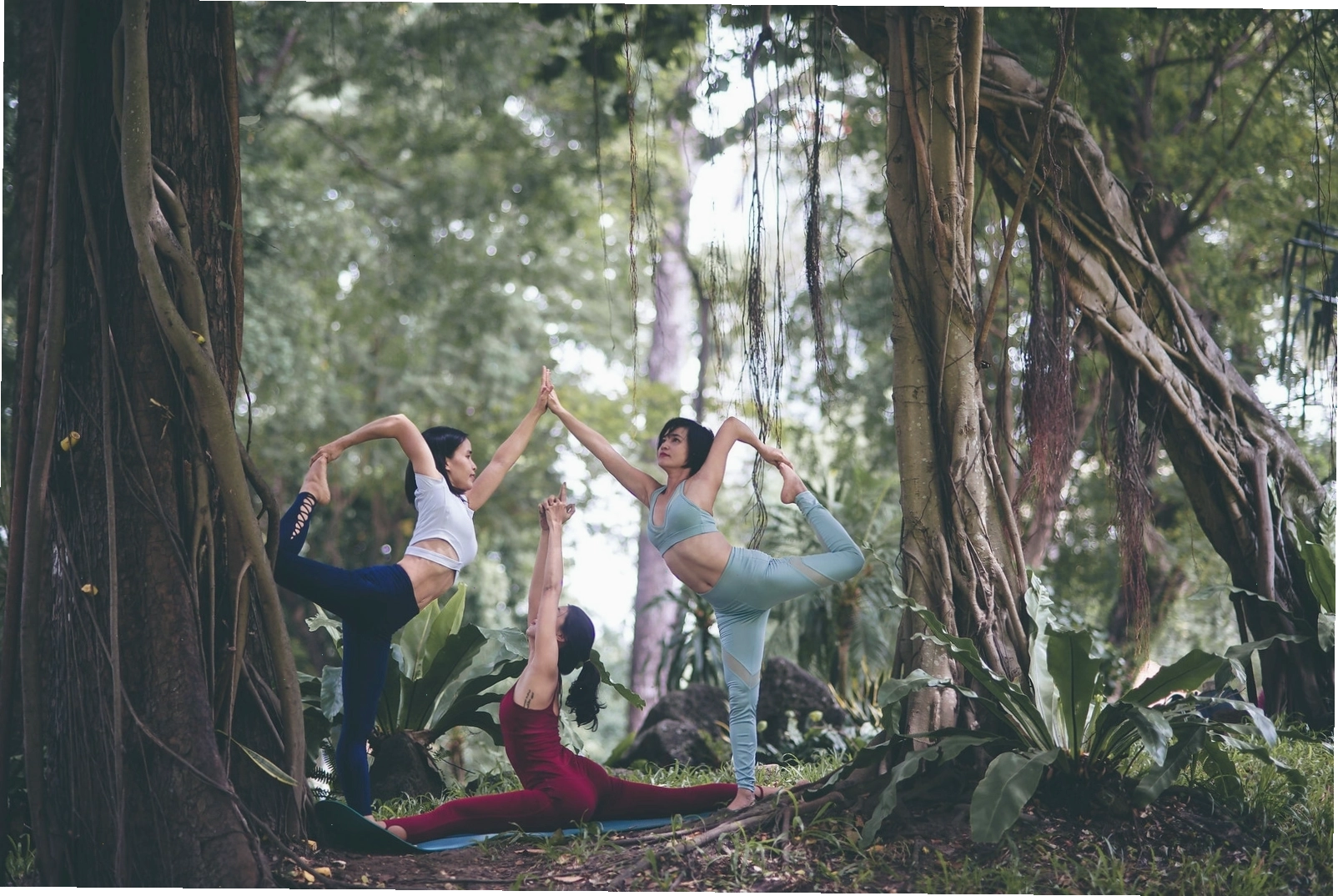 Phong cách vintage trong bộ ảnh yoga 3 cô gái
