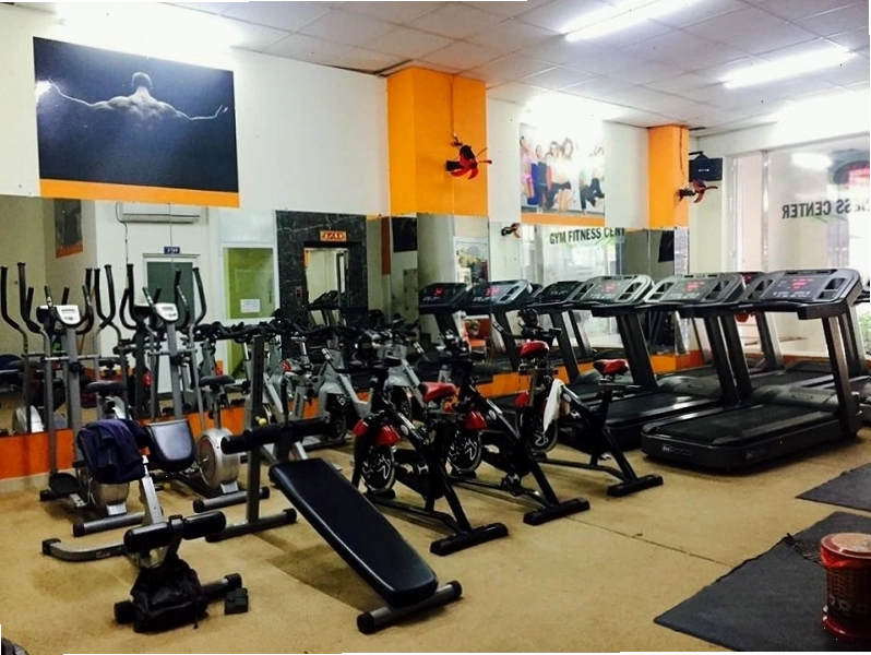Phòng tập Phú Khang Gym sạch sẽ với máy móc hiện đại