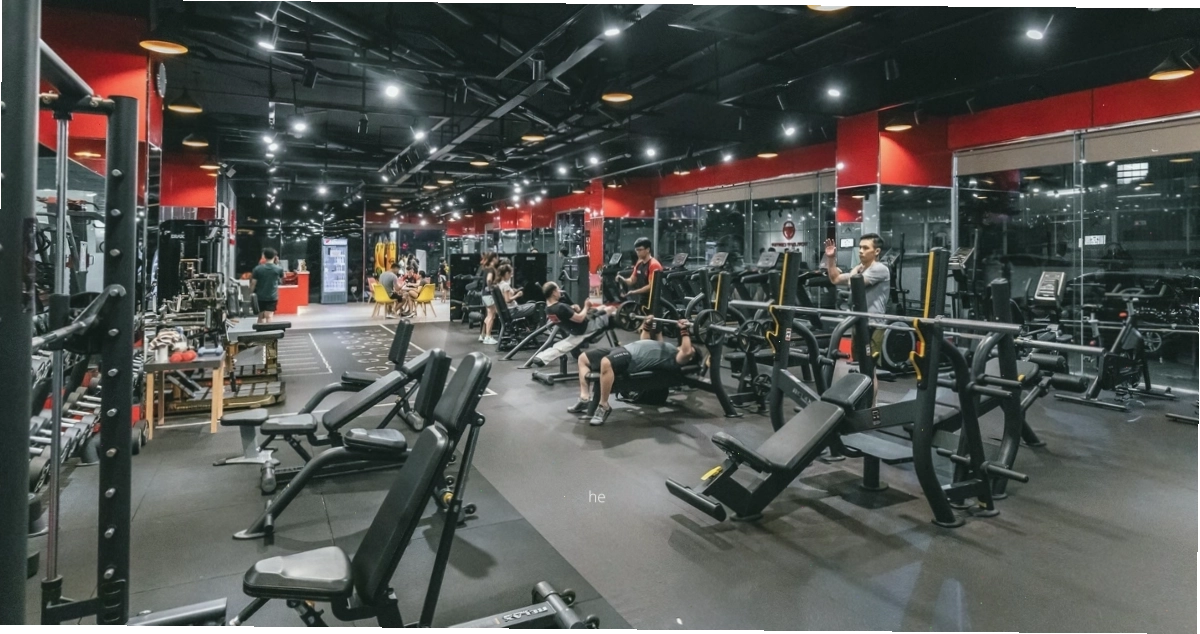 Phòng tập Worlf Fit Center với thiết bị hiện đại
