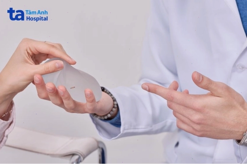 Phụ nữ sau sinh có thể gặp tình trạng ngực chảy xệ