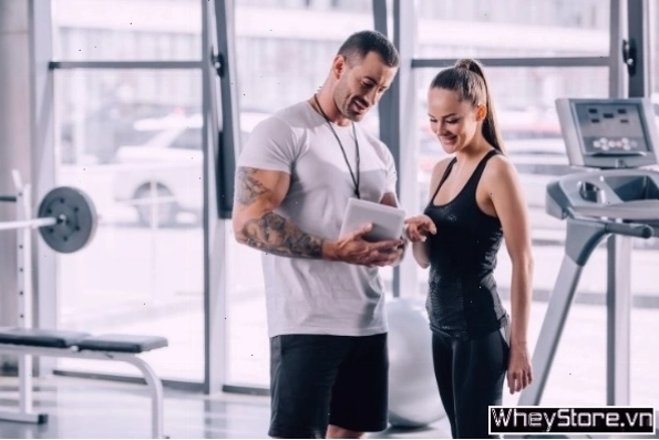 Phụ nữ tập gym hướng tới vóc dáng săn chắc