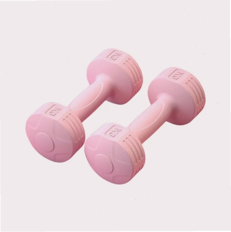 Phụ nữ tập luyện xà đơn tại nhà