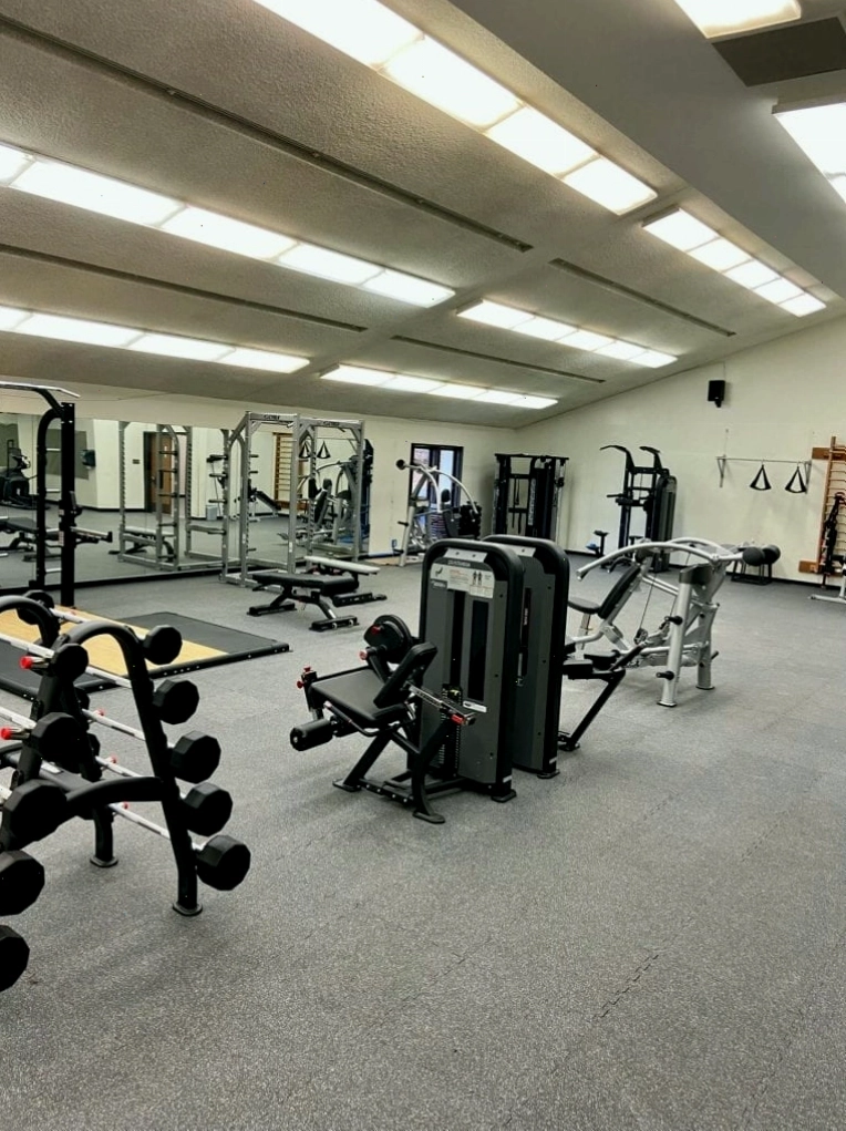 Phụ nữ vui vẻ tại Nu Gym