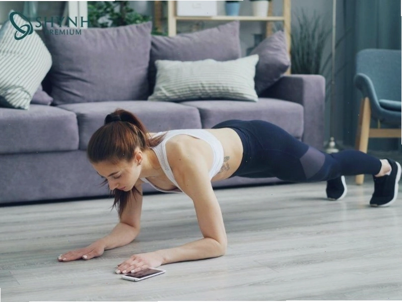 Plank cơ bản là bài tập giảm mỡ bụng trước khi đi ngủ hiệu quả và dễ thực hiện