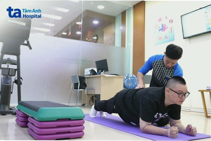 Plank là bài tập tuyệt vời cho vùng bụng và cơ lõi