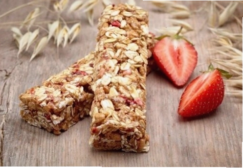 Protein dạng thanh được làm từ nhiều loại hạt và hoa quả sấy khô