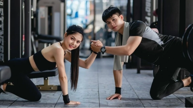 PT Gym hướng dẫn học viên