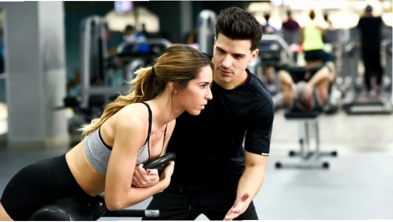 PT hướng dẫn kỹ thuật đúng khi tập gym