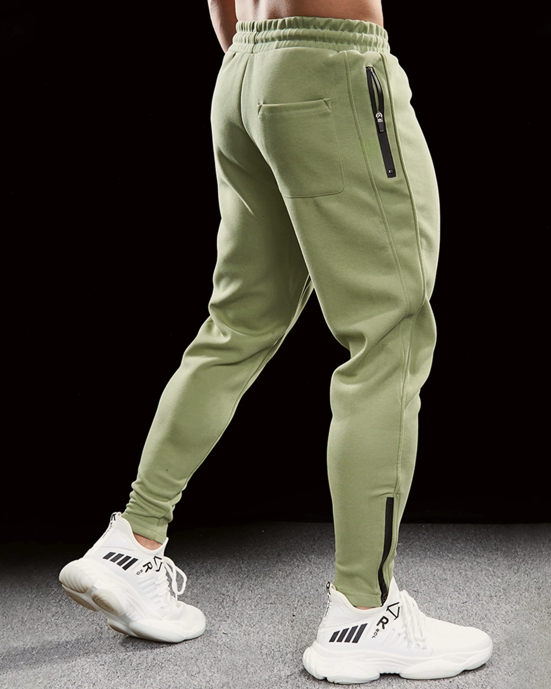 Quần jogger thể thao nam với chi tiết khóa kéo