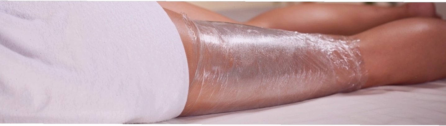 Quy trình đắp bùn khoáng trong liệu pháp body wrapping giúp đào thải độc tố