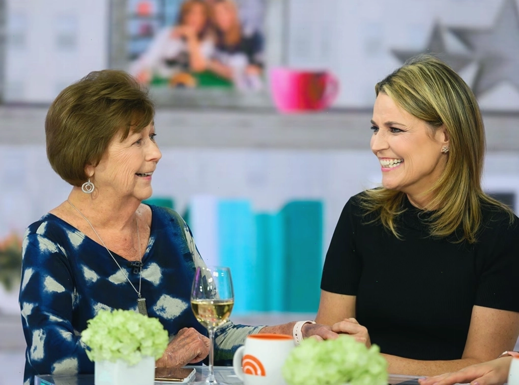 Savannah Guthrie và mẹ Nancy Guthrie