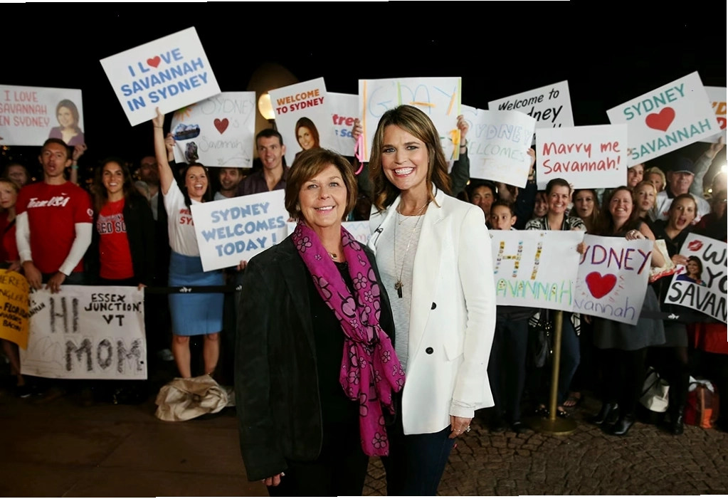 Savannah Guthrie và mẹ Nancy Guthrie năm 2015