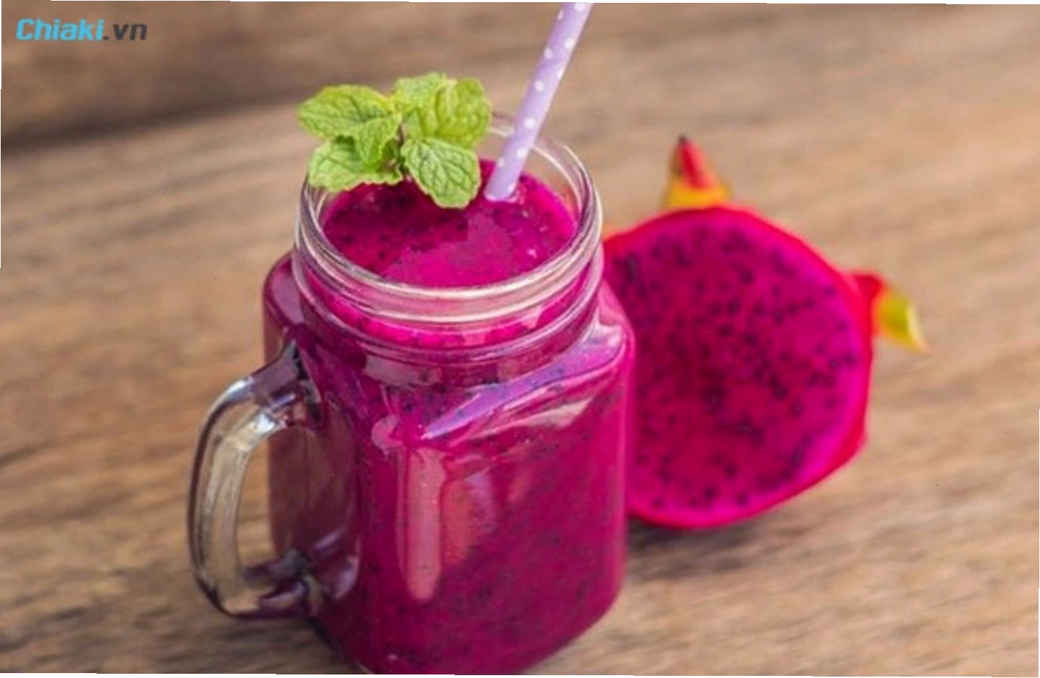 Sinh tố giảm cân thanh long, chuối và hạt chia