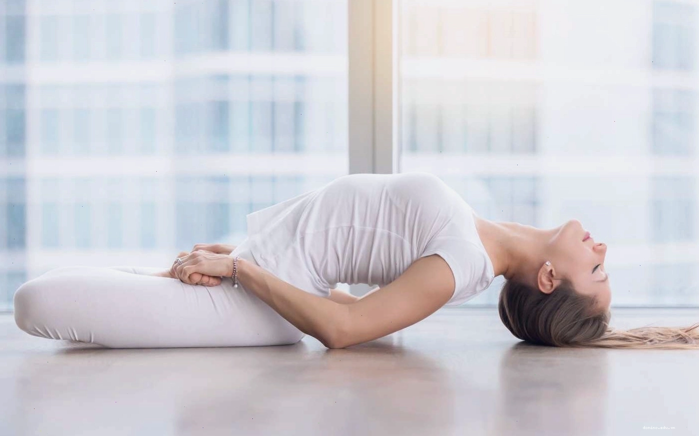 Sở hữu đôi chân thon gọn với 10 phút pilates mỗi ngày