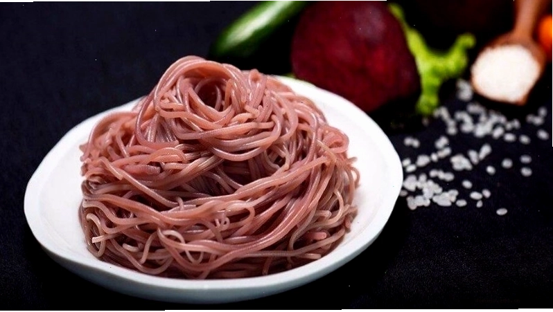 So sánh calo: 100g bún gạo lứt đỏ có 214kcal
