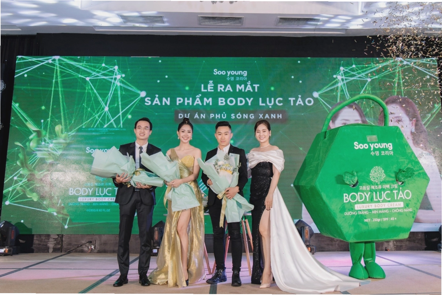 Soo Young ra mắt sản phẩm Body Lục Tảo