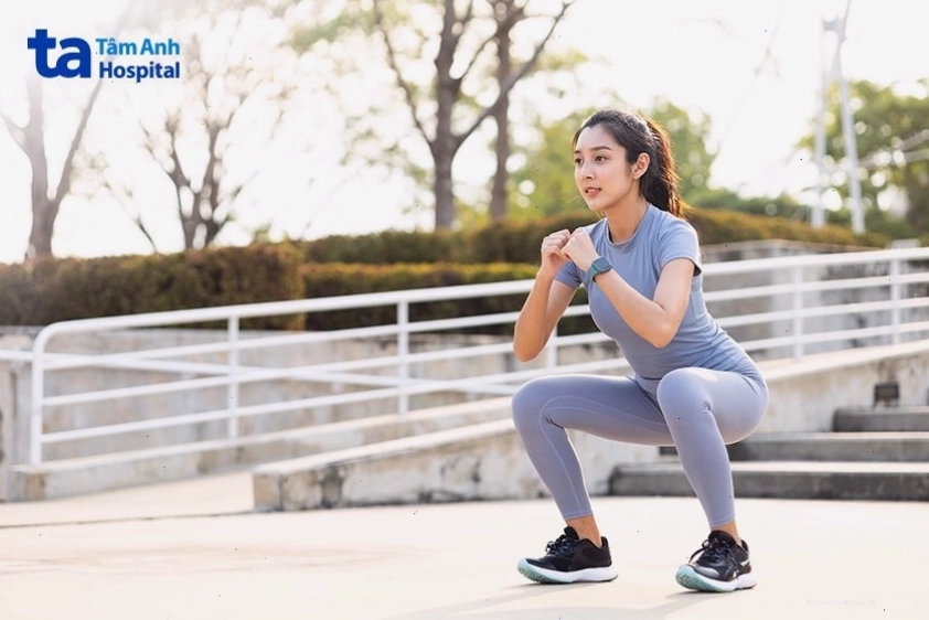 Squat là bài tập tiêu mỡ toàn thân hiệu quả
