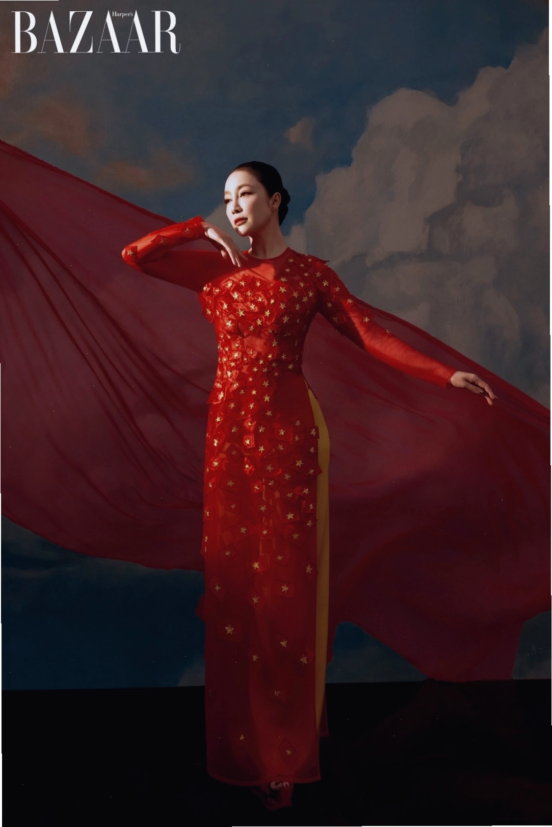 Tà áo dài Việt Nam duyên dáng trong một bộ sưu tập mới