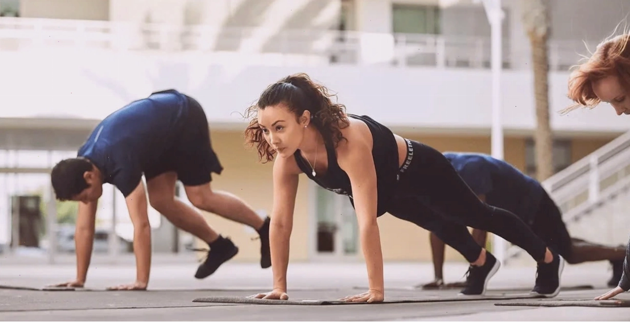 Tác dụng của bài tập burpee trong việc đốt cháy calo và tăng sức bền