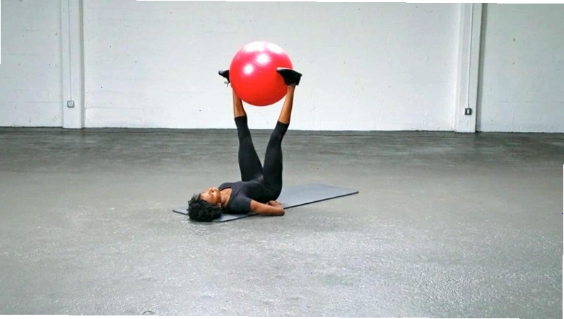Tận dụng ánh sáng tự nhiên khi chụp ảnh yoga với bóng