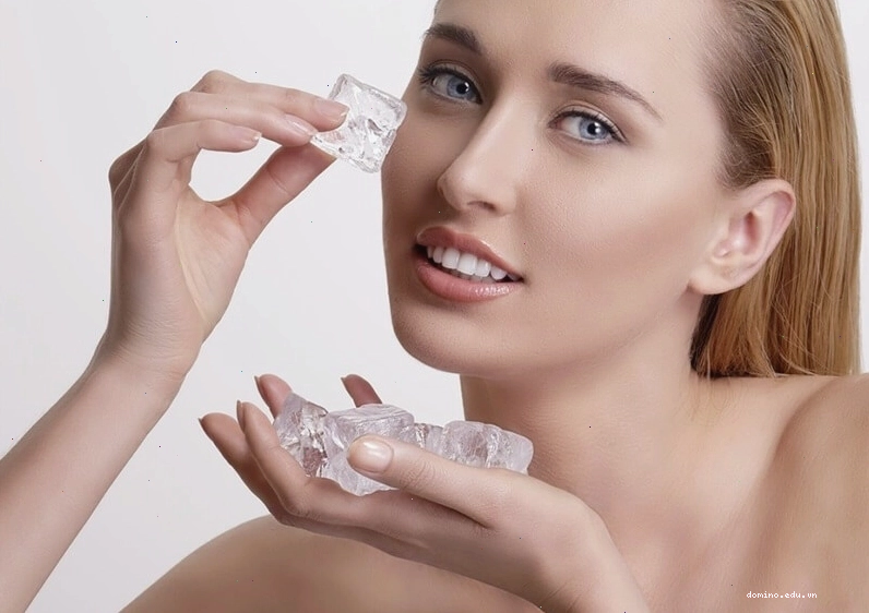 Tập cơ mặt thon gọn cho nam với bài tập phồng má